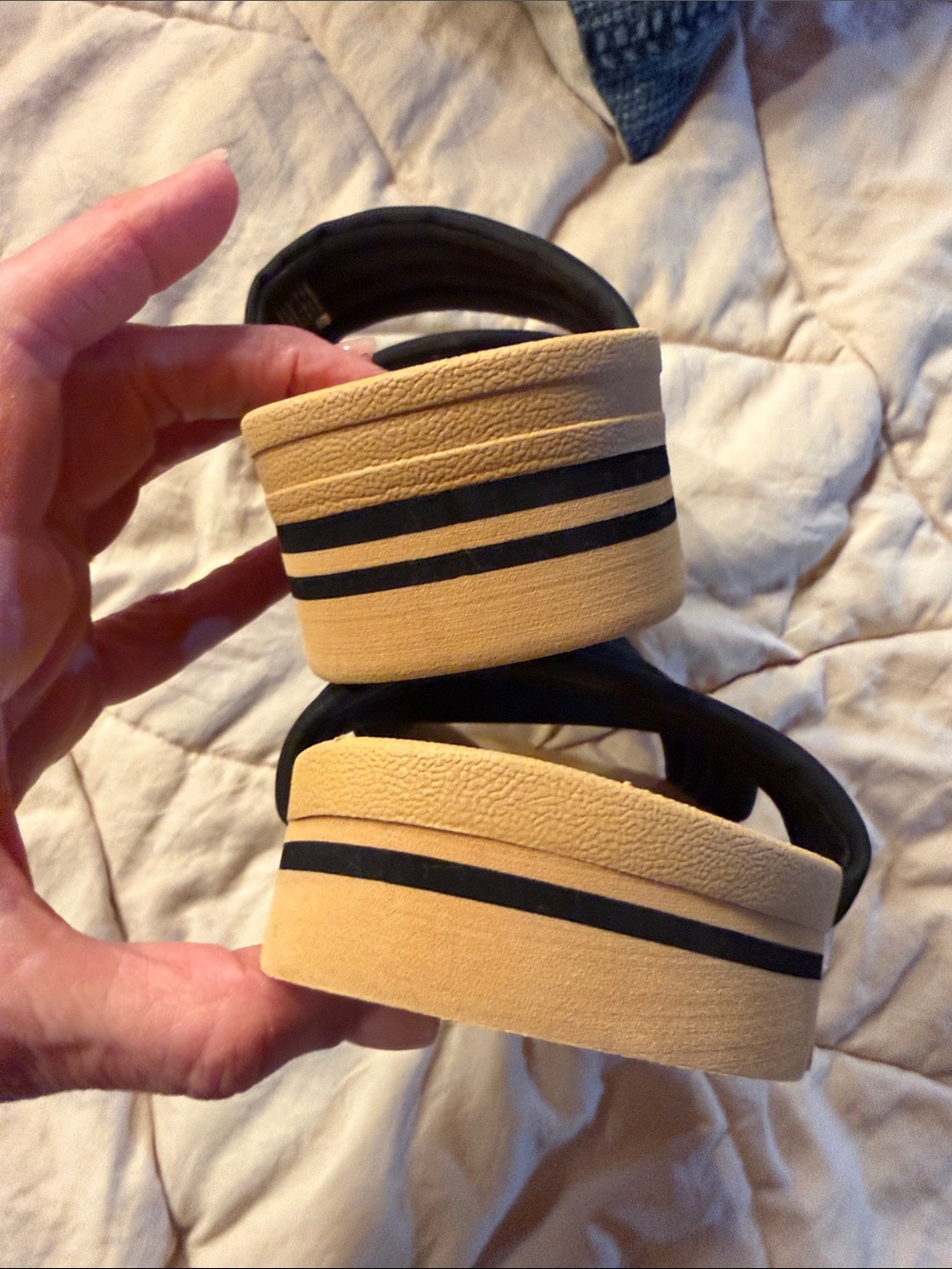 Reef NWOT Double Strap Slides in Tan and Black - Picture 4 of 8